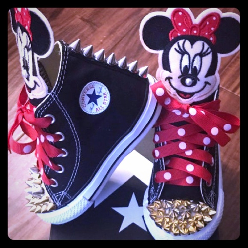 Minnie Mouse custom-made sneakers for kids